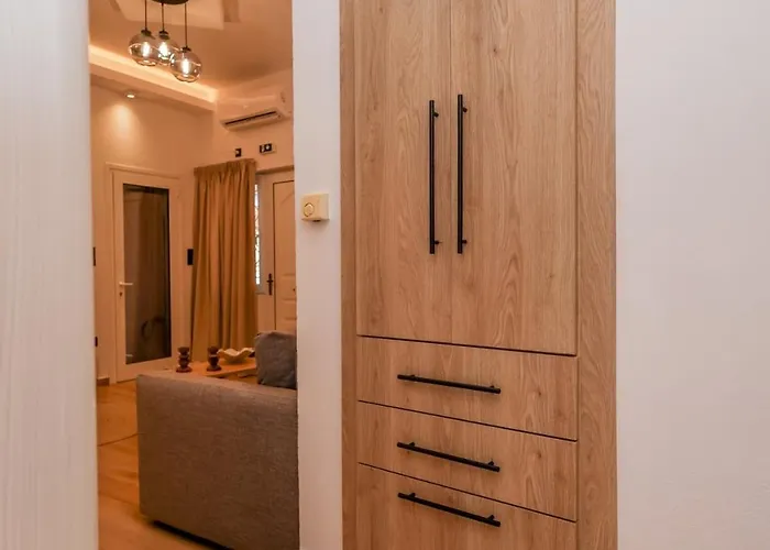 Lägenhet Via Basta Koróni